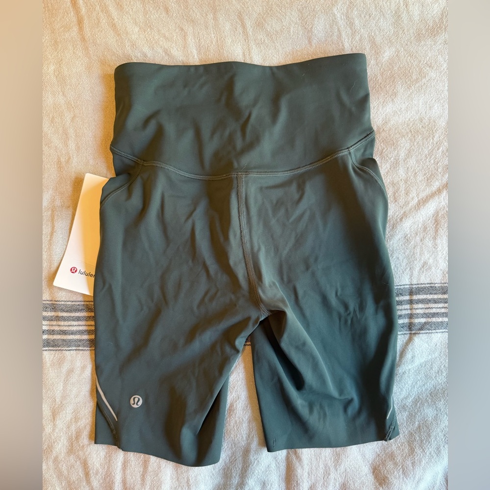 Lululemon Base Pace HR Reflective Running Shorts 8”
